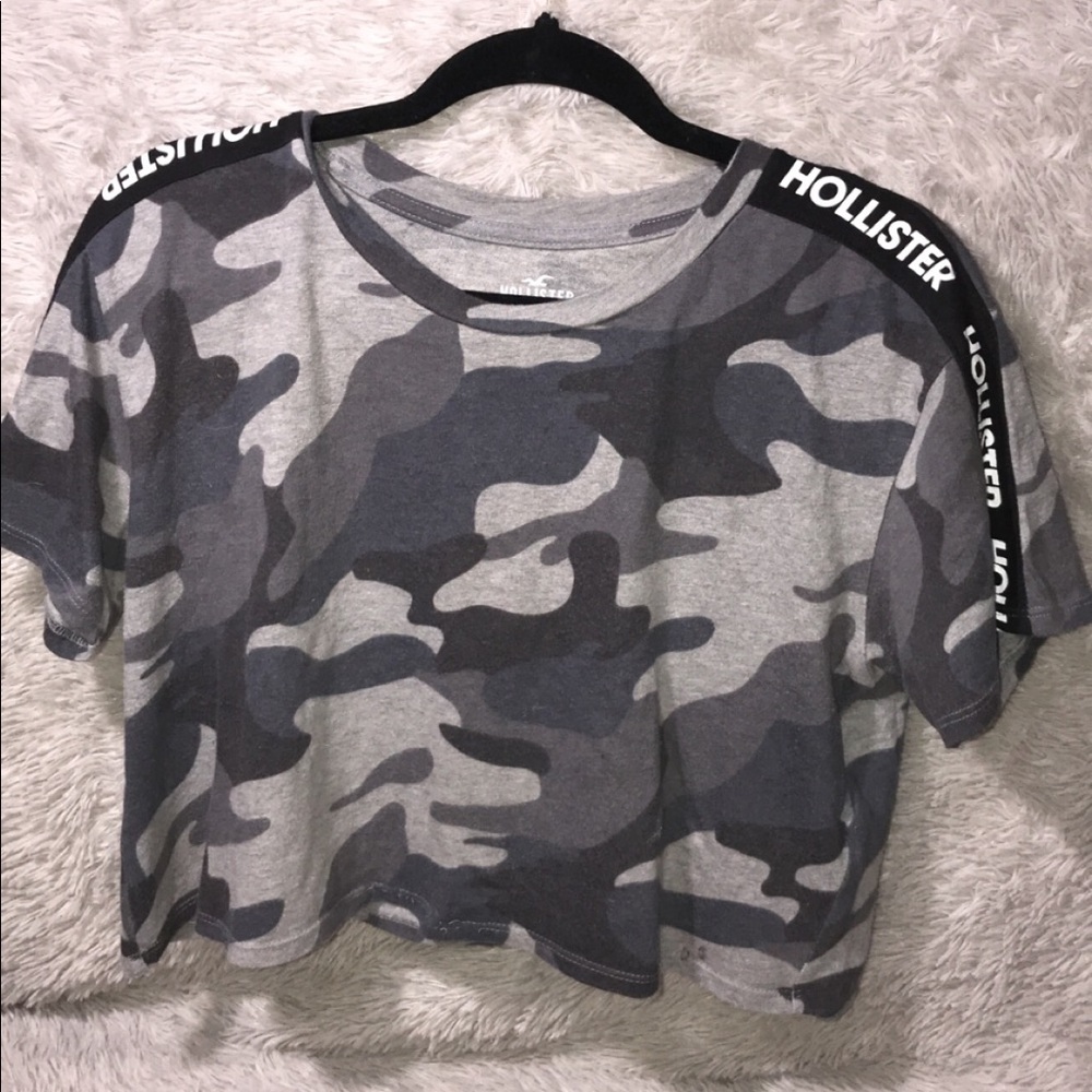 Hollister Womens Gray Camo Cropped Boyfriend Tee